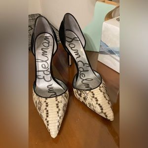 Rare Sam Edelman snake and black suede open sided pump.